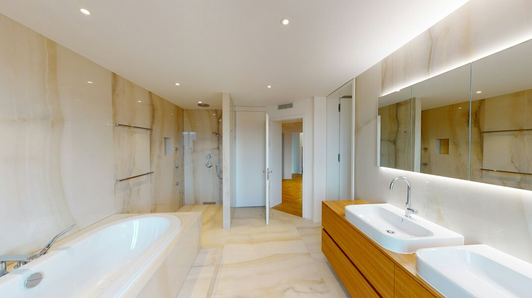 luxury celebrity bathroom